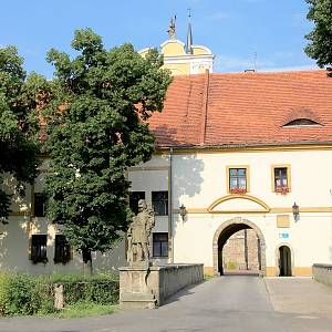 Kamenec - vstupní brána kláštera