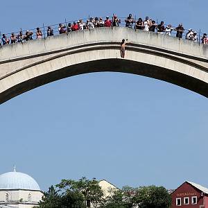 Mostar - Stari most, skokan skočil ...
