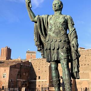 Řím, socha císaře Nervy