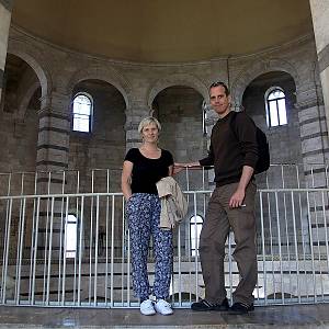 Eva a Honza na ochozu křestní kaple (baptisteria)