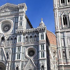 Florencie, průčelí katedrály se zvonicí