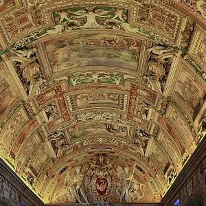 Vatikánská muzea, strop v galerii map