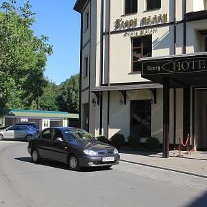Černovice - naše auto a hotel