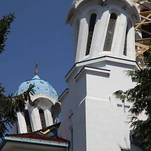 Černovice - „opilý“ kostel sv. Nikolaje