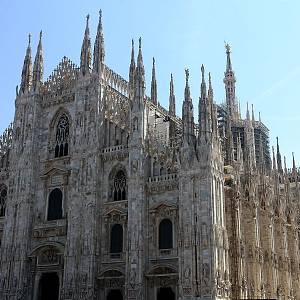 Katedrála Narození Panny Marie v Miláně (Duomo di Milano), západní průčelí