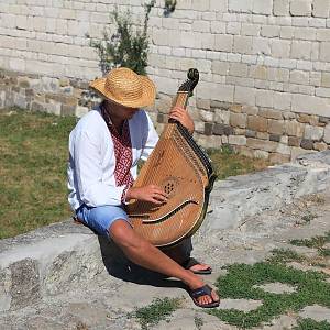 Hrad Chotyn - hudebník