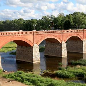  Kuldīga - cihlový most přes řeku Ventu