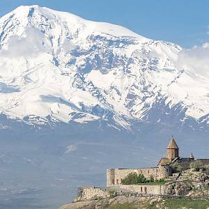 Hora Ararat (5137 m. n. v.) a klášter Chor Virap
