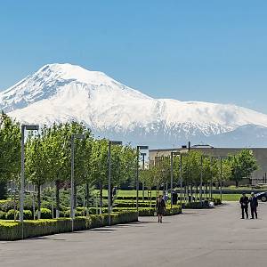 Hora Ararat z areálu Ečmiadzinské katedrály