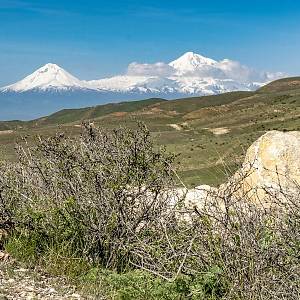 Pohled na Ararat ze silnice do Gorisu