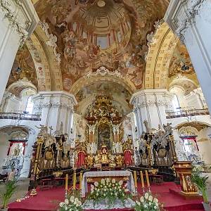 Křesoborský klášter, bazilika Nanebevzetí Panny Marie, hlavní oltář