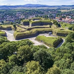 Tři severní bastiony Kladské pevnosti doplněné dvěma raveliny
