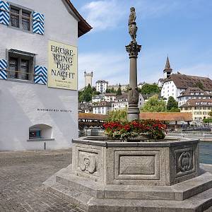 Lucern - kašna Pfistergassbrunnen