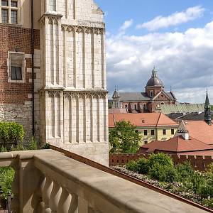 Krakov - královský hrad na Wawelu, pohled z jižního křídla na město