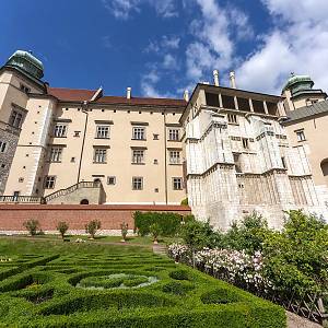 Krakov - královský hrad na Wawelu, jižní zahrady