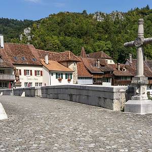Saint-Ursanne, kříž u mostu sv. Jana