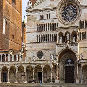 Cremona - detail průčelí katedrály