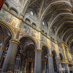 Cremona - interiér katedrály přezdívané díky svým četným freskám Sixtinská kaple severu