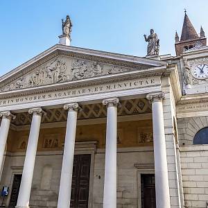 Cremona - kostel sv. Agáty, empírové průčelí