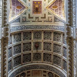 Cremona - kostel sv. Augustýna, strop hlavní lodi