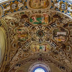 Cremona - kostel sv. Augustýna, interiér, detail výzdoby boční kaple