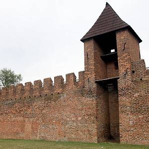 Nymburské hradby ze směru města