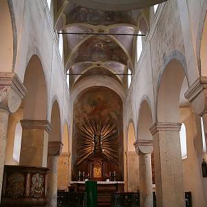 Kostel Nanebevzetí Panny Marie v Tismicích - interiér