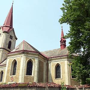 Kostel sv. Ondřeje ve Starém Kolíně od jihu