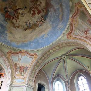 Interiér kostela sv. Ondřeje ve Starém Kolíně