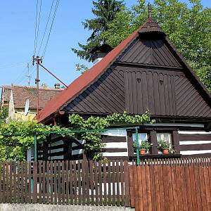 Týnec nad Labem - roubenka