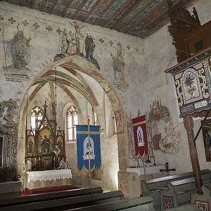 Interiér kostela sv. Bartoloměje v Kočí