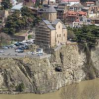 Tbilisi - chrám Nanebevzetí Panny Marie Metechi 