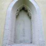 Nová Ves I - kostel sv. Václava, gotické okno ve východní stěně (2007)