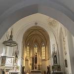 Lošany - kostel sv. Jiří, pohled z podkruchtí k presbytáři (2017)