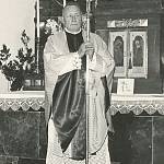 Velký Osek - kostel Nejsvětějšího srdce Ježíšova, kardinál František Tomášek (1975, SOkA Kolín)