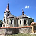 Starý Kolín - kostel sv. Ondřeje, pohled od jihovýchodu s kaplí P. Marie (2017)