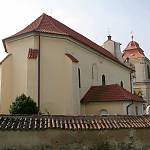 Vrbčany - kostel sv. Václava od severu (2006)