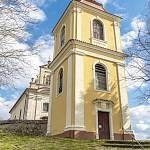 Vrbčany - zvonice u kostela sv. Václava, pohled od západu (2020) 