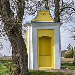 Cerhenice - kaplička Panny Marie, pohled od východu (2024)