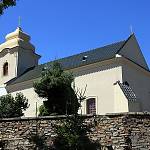 Žabonosy - kostel sv. Václava, pohled od jihovýchodu (2010)