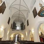 Český Brod - kostel sv. Gotharda, pohled ke kruchtě (2020)