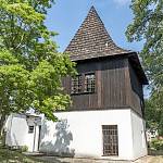 Český Brod - zvonice u kostela Nejsvětější Trojice od západu (2018)