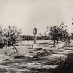 Kouřim - boží muka sv. Prokopa z Kostelce nad Černými lesy na původním místě (1949, Podlipanské muzeum Český Brod)