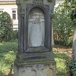 Kolín - starý městský hřbitov, náhrobek Petra Veletovského (2018)