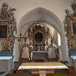 Kolín - kostel sv. Víta, hlavní a oba boční oltáře (2018)