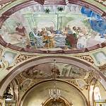 Kolín - kostel sv. Jana Křtitele, malby na stropě lodi (2017)