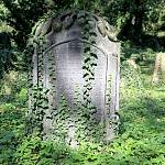 Kolín - starý židovský hřbitov, náhrobek (2012)