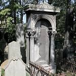 Kolín - starý židovský hřbitov, náhrobek Josefa Weissbergera (2012)