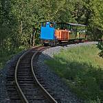 Vlak s turisty tažený motorovou lokomotivou (2007)