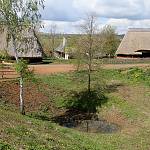 Kouřim - skanzen, roubené stodoly ve východní části areálu (2017)